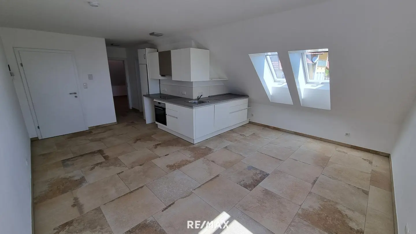 Top floor apartment with underfloor heating