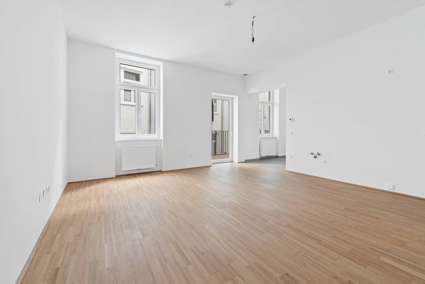 Modern three room balcony apartment in a quiet location
