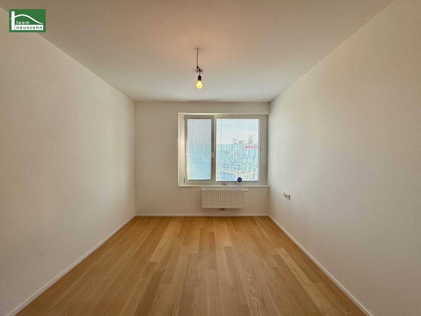 Charming apartment in prime location: 2 rooms including fitted kitchen with view of the Donaukanal - available from 01.11.2026
