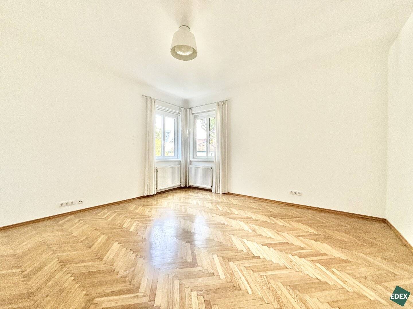 Starter apartment for young people with separate kitchen in green surroundings in Hietzing