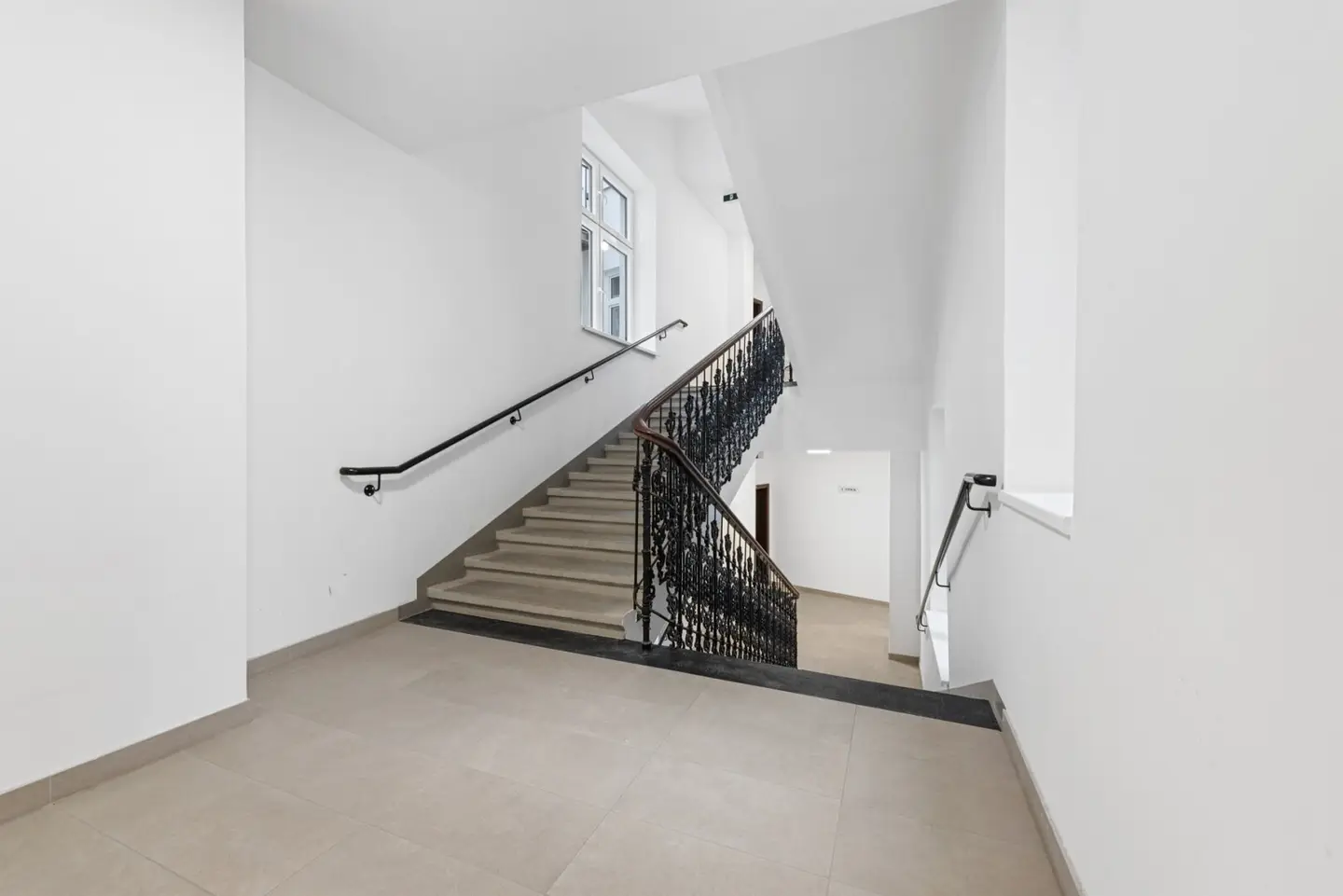 Quiet & modern 2 room apartment