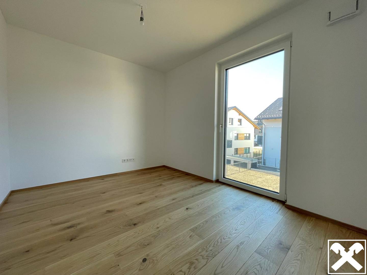 New build apartment with garden and lift