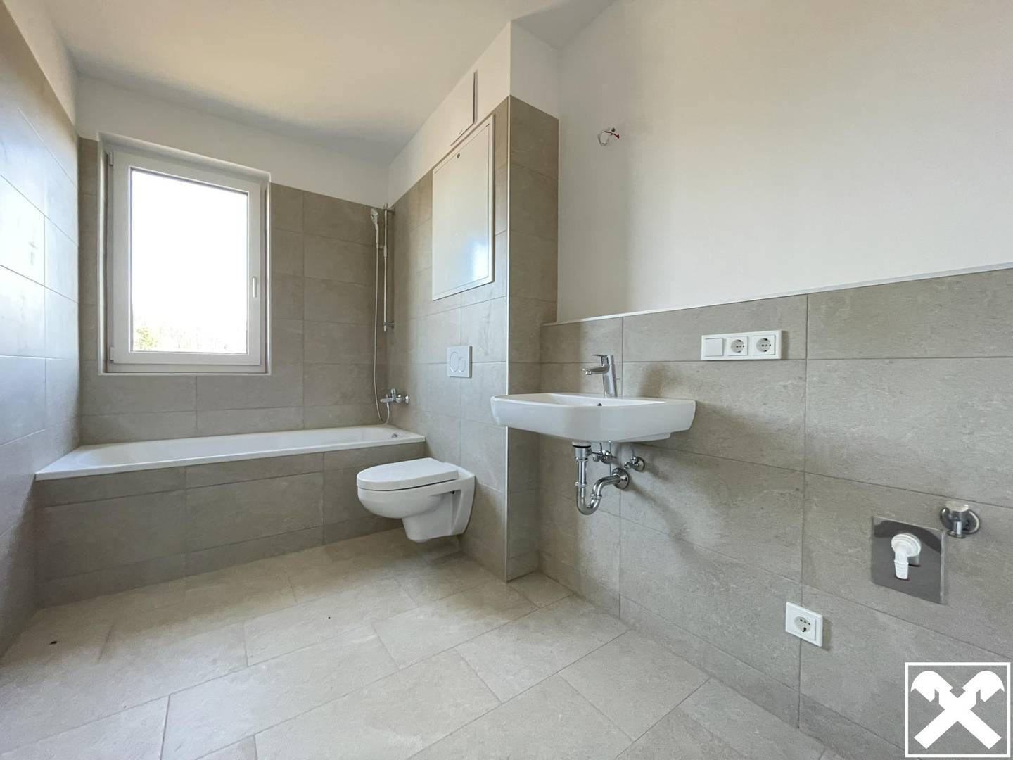 New build apartment with garden and lift