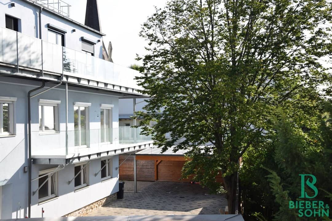 Wohnung mit großem Balkon im Zentrum saniert