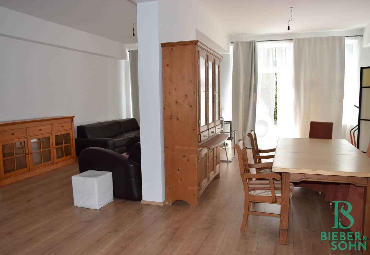 Attractive loft in the city center suitable as a practice or office