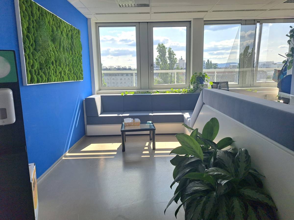 Apartment by the Donaukanal near the city center with generous inner courtyard in a striking building