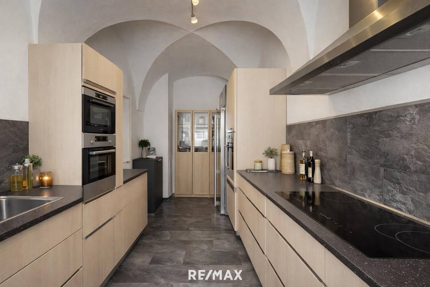 Lambach Market Square Apartment central spacious