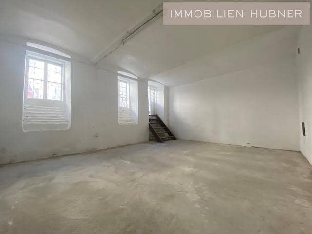 55 m² Basement Storage Space in 18th District