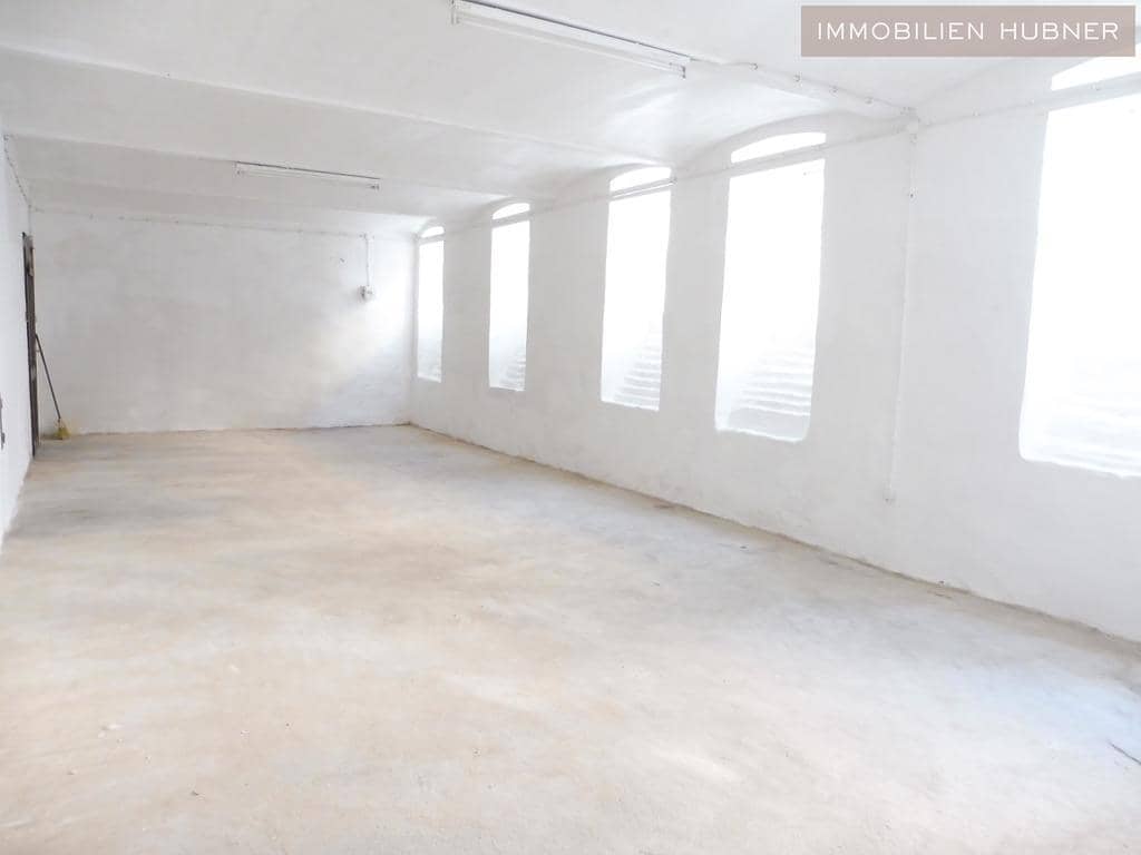 55 m² Basement Storage Space in 18th District