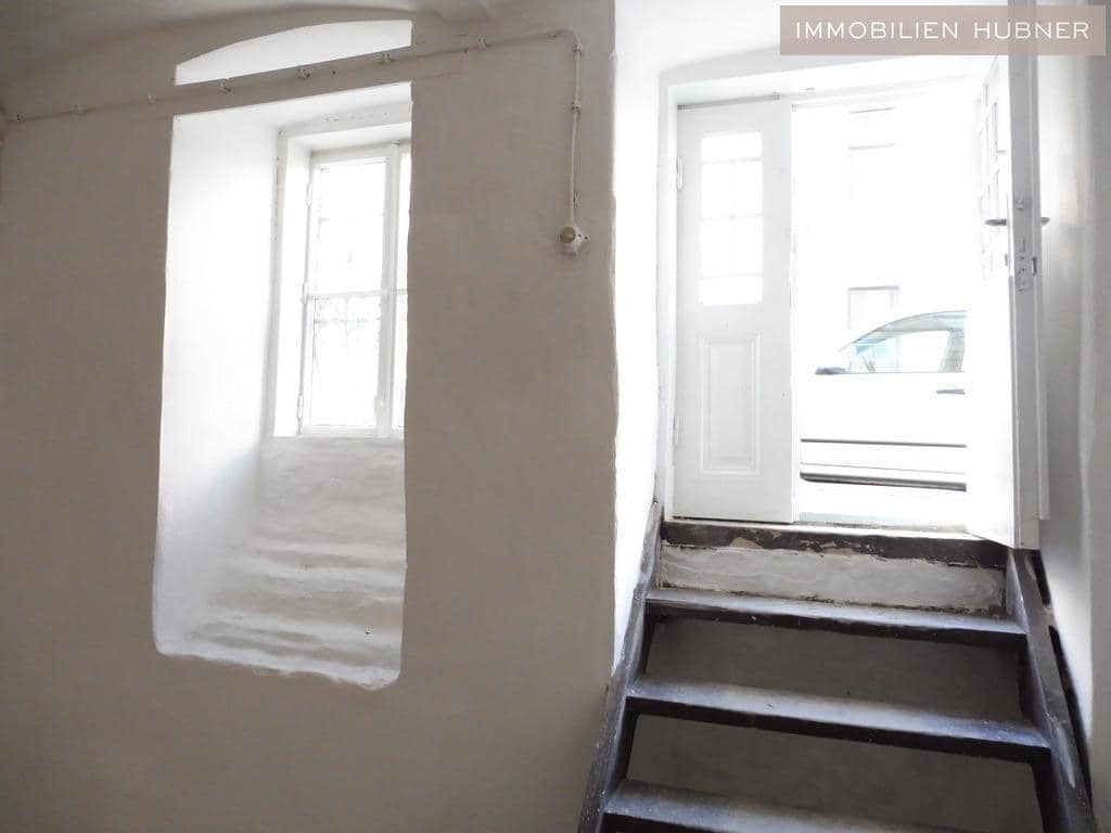 55 m² Basement Storage Space in 18th District