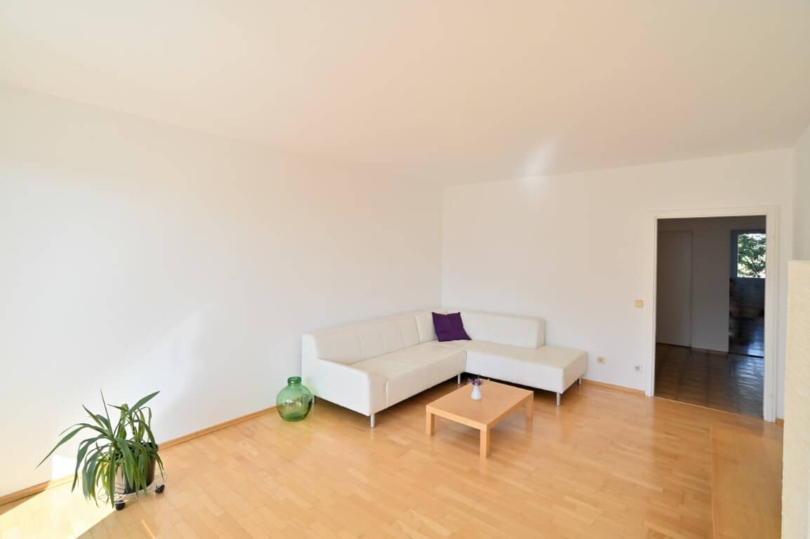 Apartment near U1 with loggia and lift