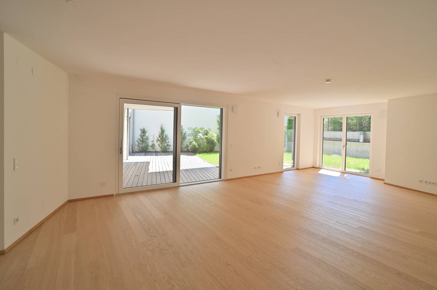 Wohnung mit großzügigem Garten und Terrasse