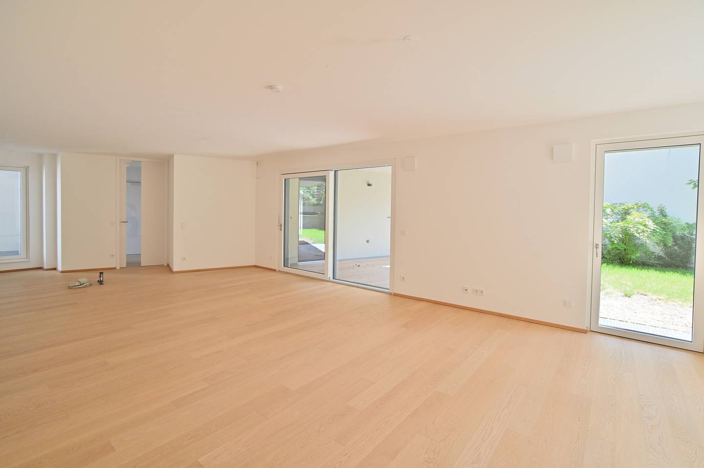 Wohnung mit großzügigem Garten und Terrasse