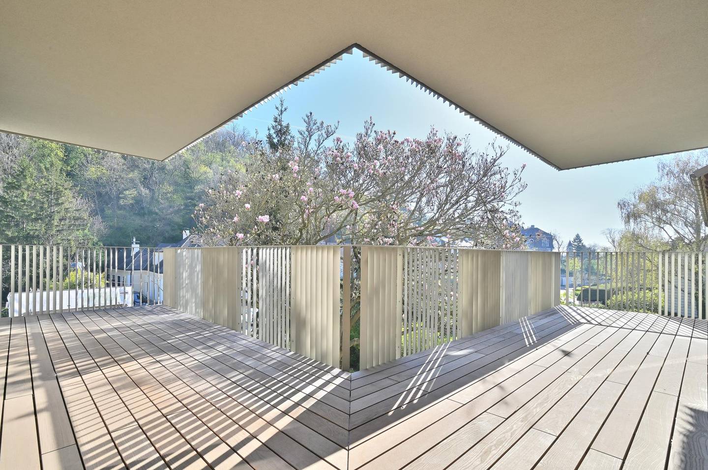 Wohnung mit Balkon und lichtdurchfluteten Zimmern