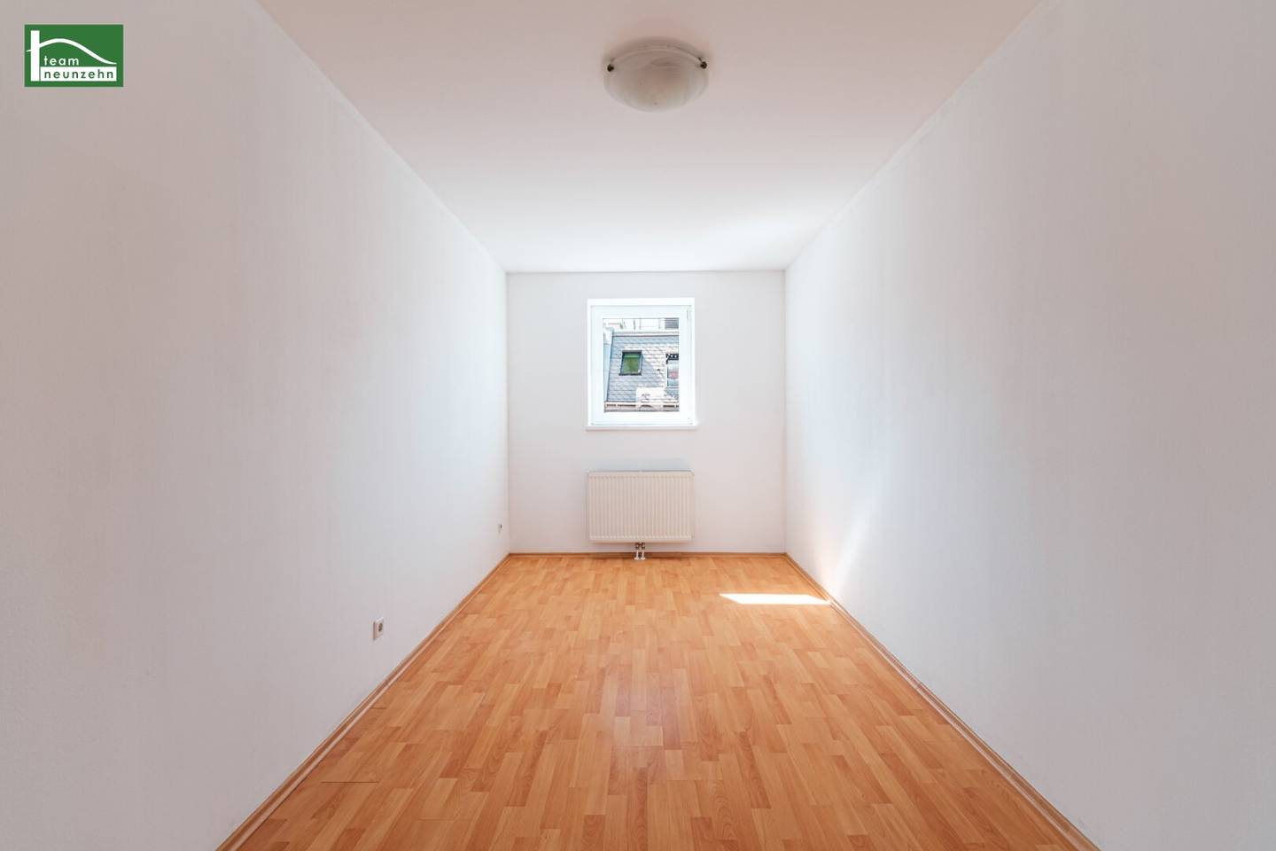 Bright apartment with courtyard orientation in attic conversion near U4 and U6 Längenfeldgasse