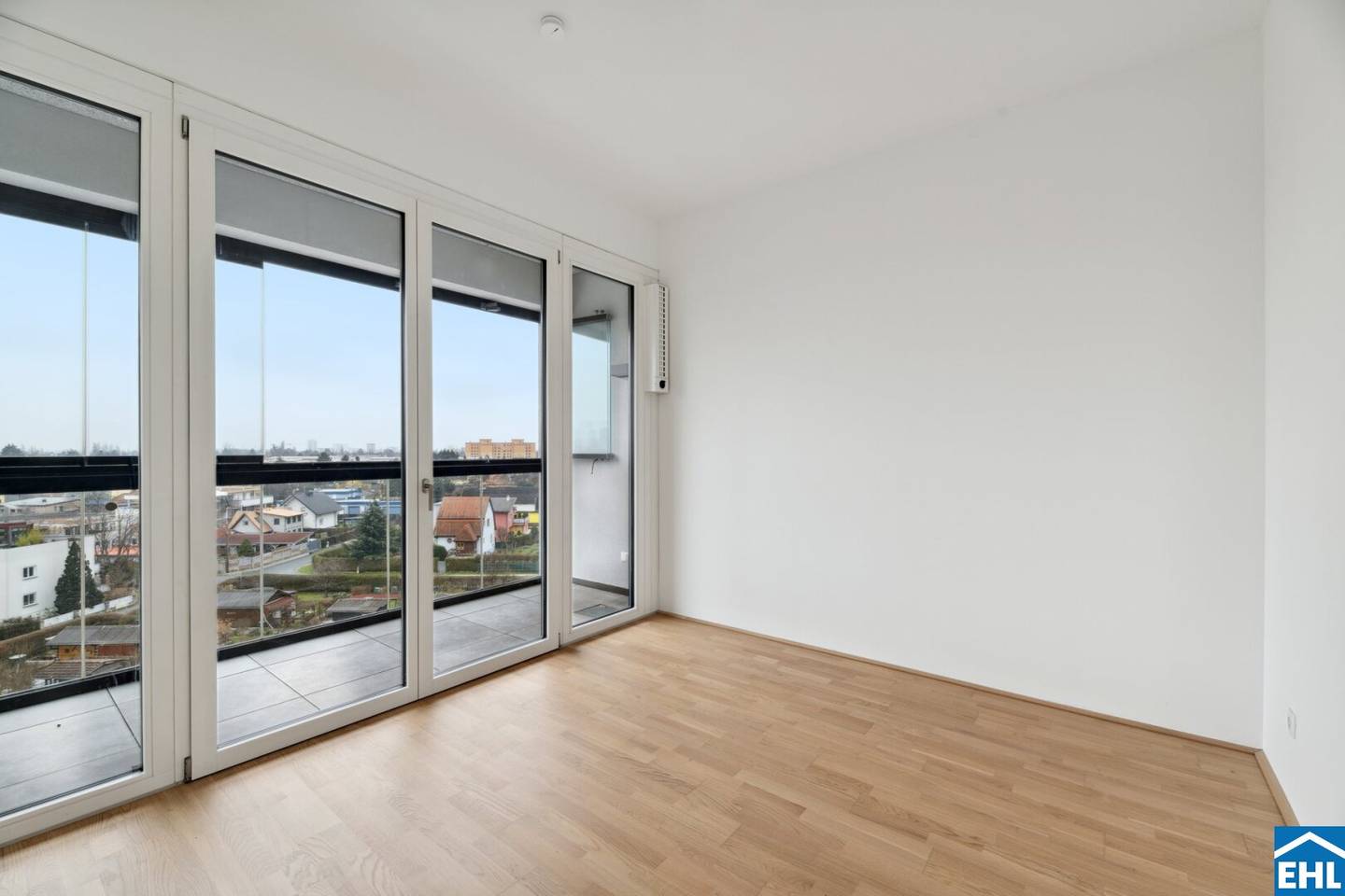 COMMISSION-FREE for the tenant! FIRST OCCUPANCY: Living in Süd Spitz