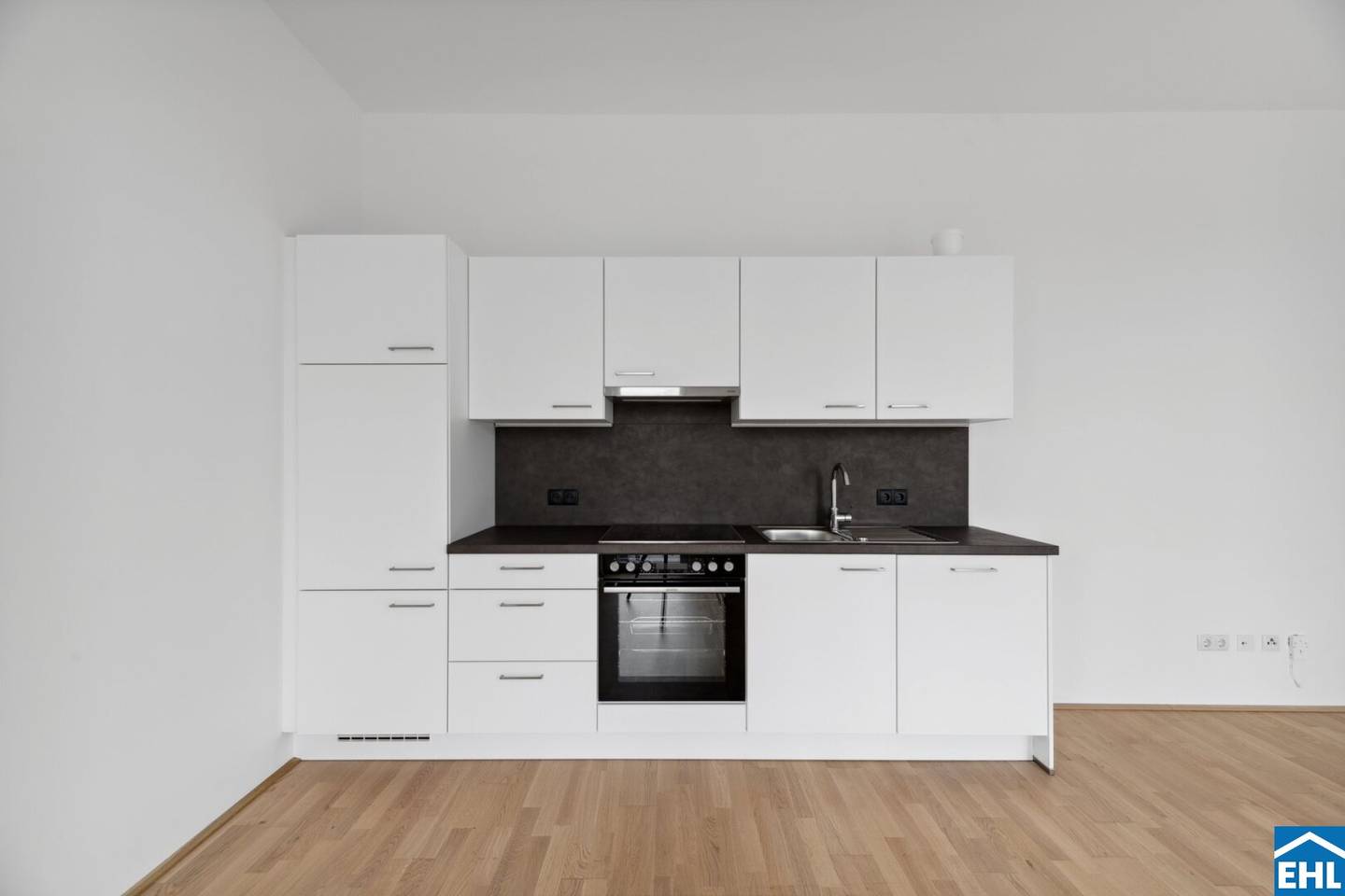 COMMISSION-FREE for the tenant! FIRST OCCUPANCY: Living in Süd Spitz
