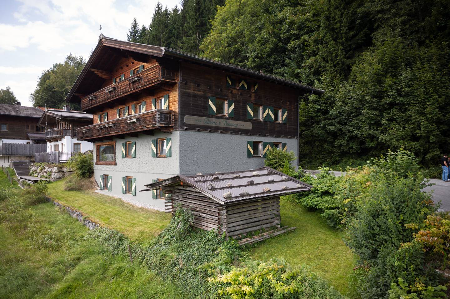 Mehrfamilienhaus in Hopfgarten mit 557 m² WFL, 15 Außenstellplätze