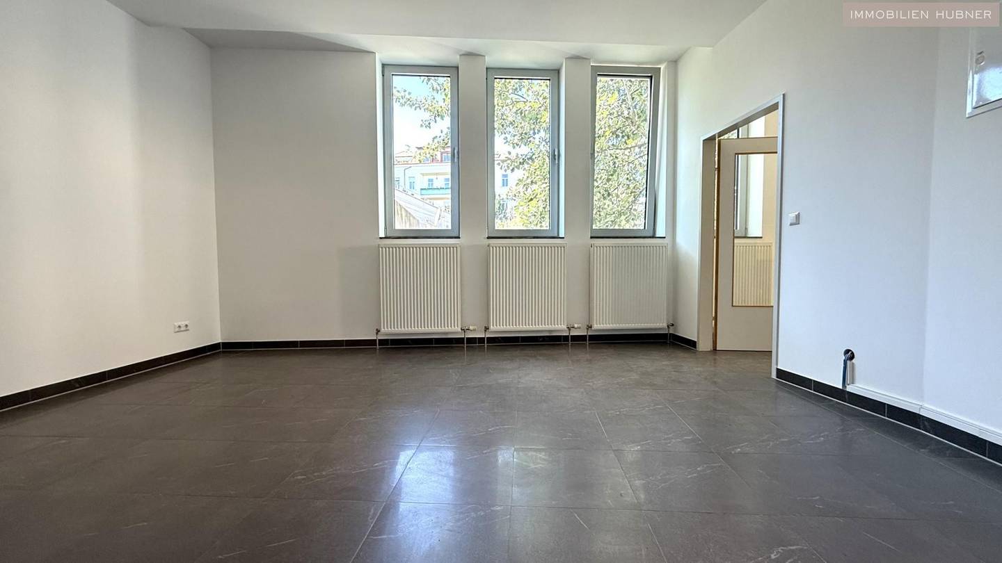 Best-Lage in GRINZING! Top-modernes Büro mit Bad und Küche!