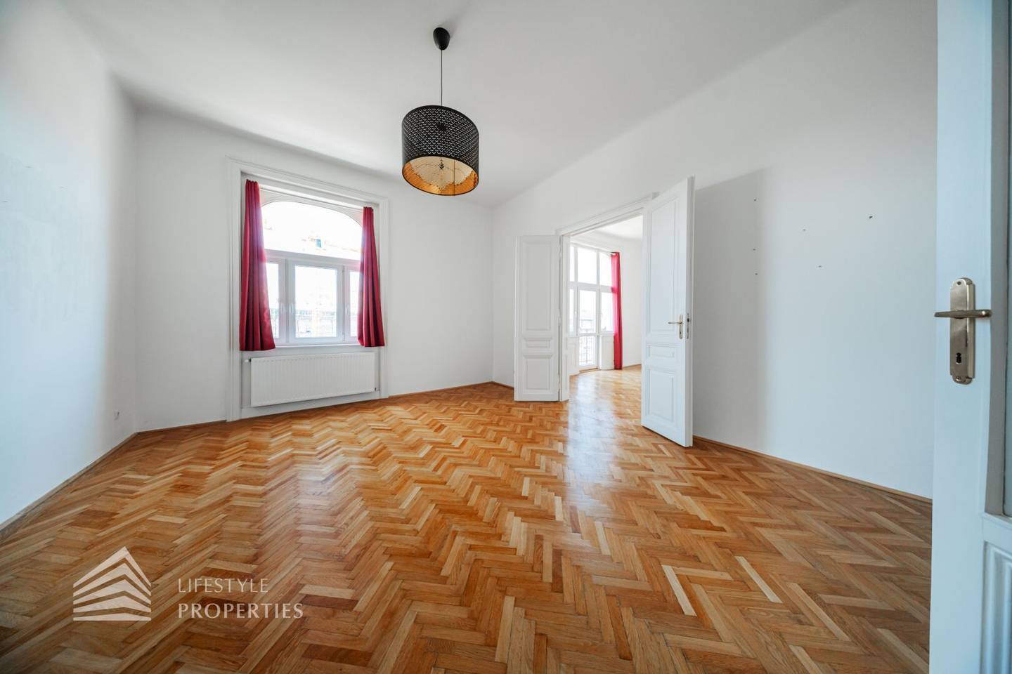 Altbauwohnung mit Balkon nahe Westbahnhof