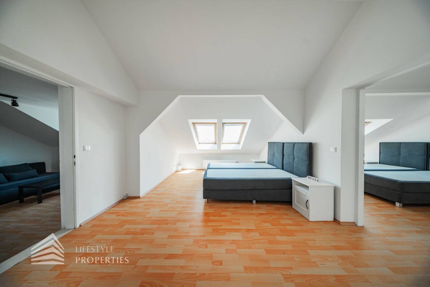Dachgeschosswohnung nahe Westbahnhof im Stilaltbau