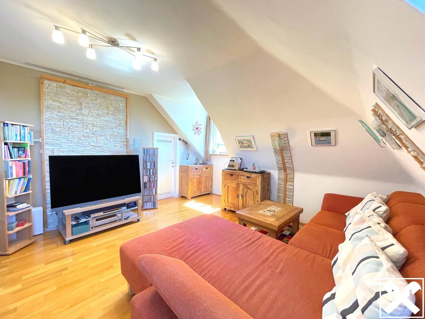 Dachgeschosswohnung in Hallwang/Esch mit Gartenanteil, 3-Zimmer