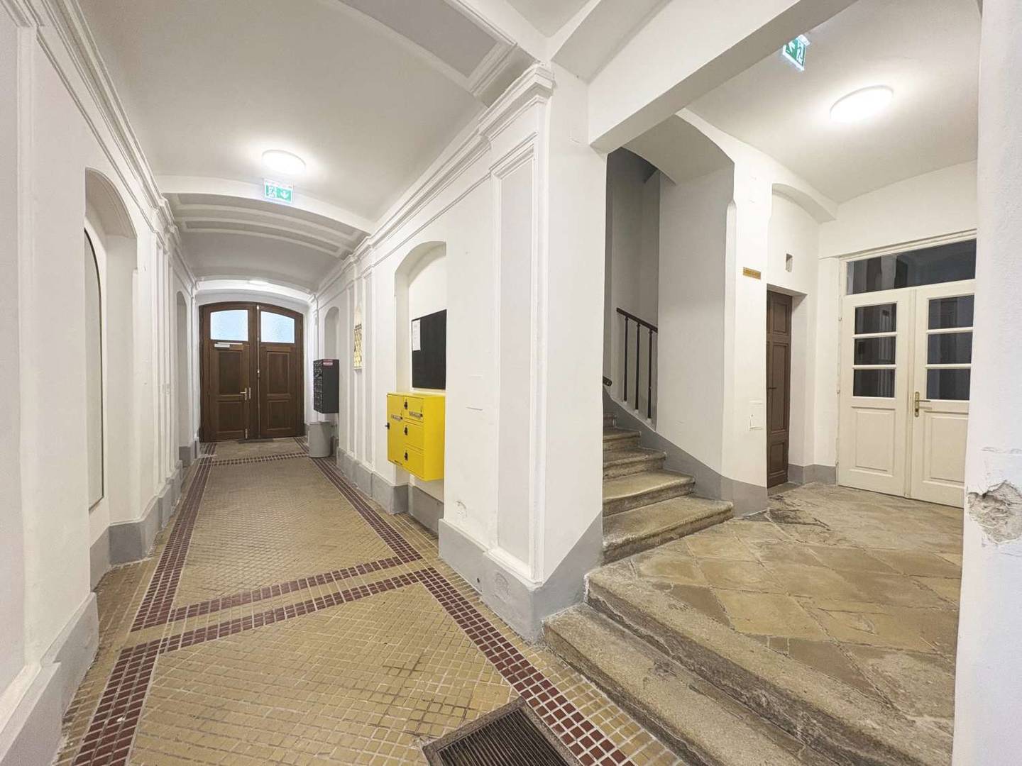 Ground floor apartment in an old building near the Old AKH City Hall