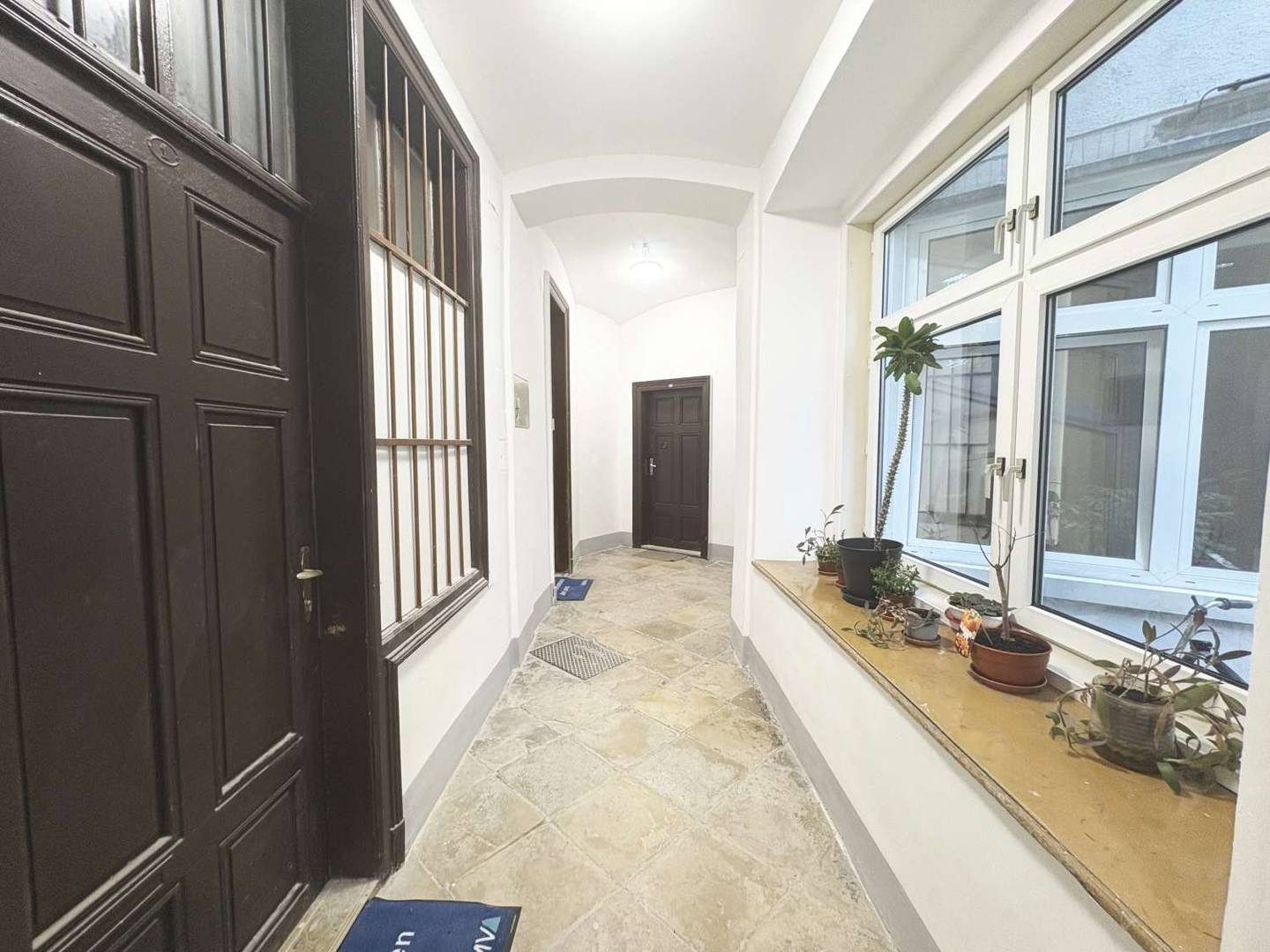 Ground floor apartment in an old building near the Old AKH City Hall