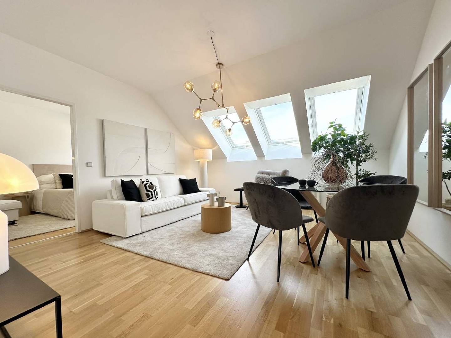 Attic apartment near Matzleinsdorfer Platz