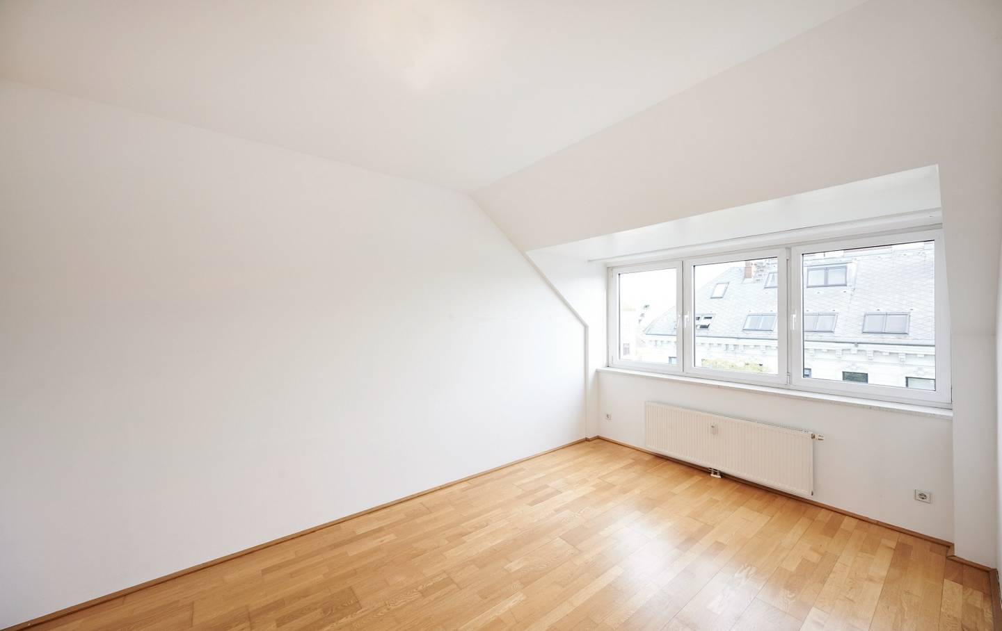 Dachgeschosswohnung nahe Matzleinsdorfer Platz