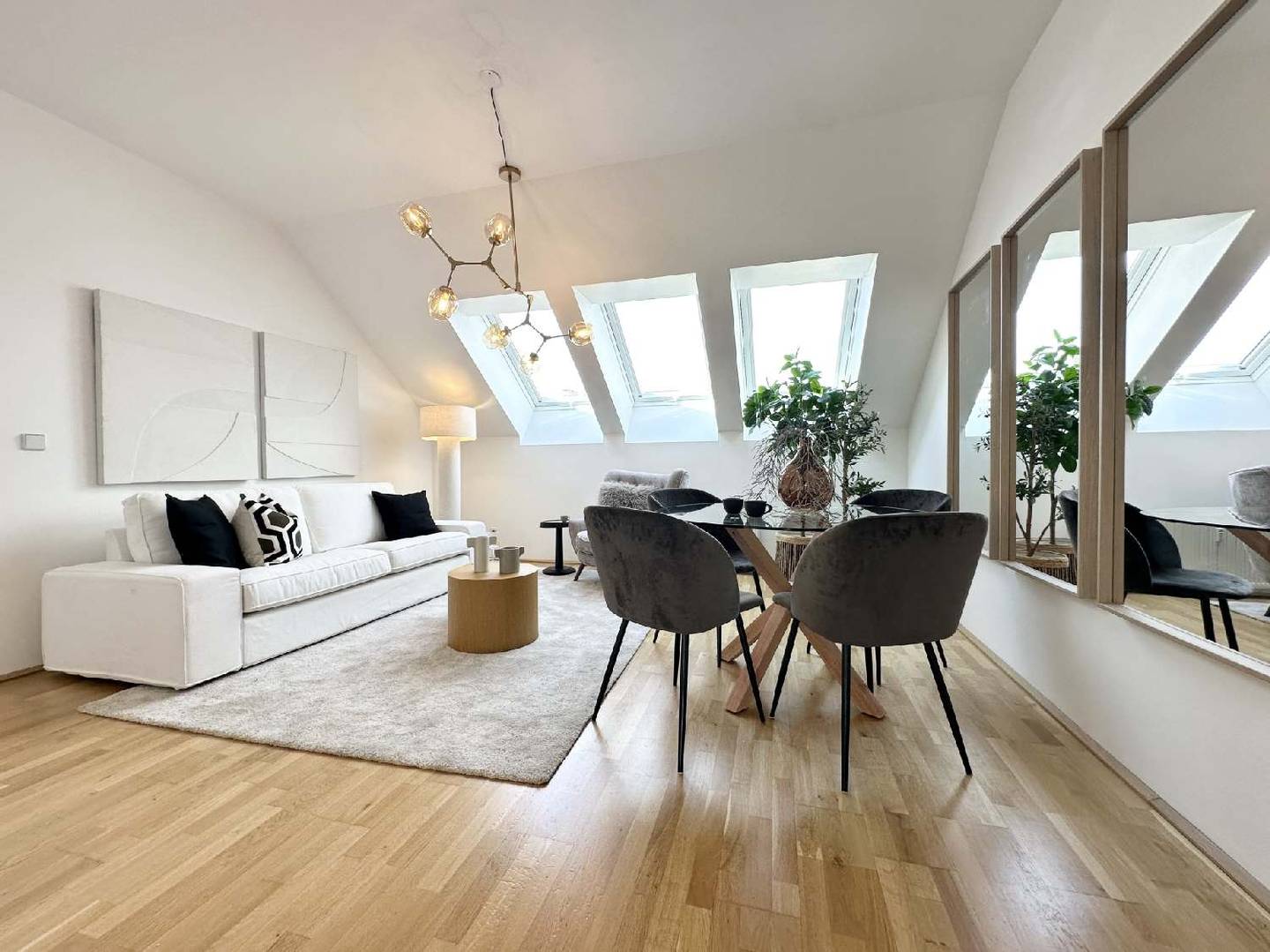 Attic apartment near Matzleinsdorfer Platz