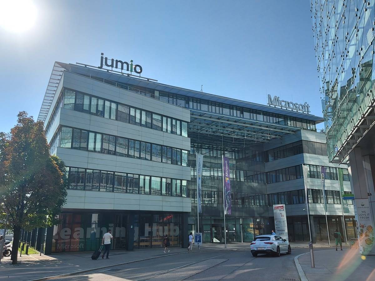 Apartment at EURO PLAZA office campus in southern Vienna