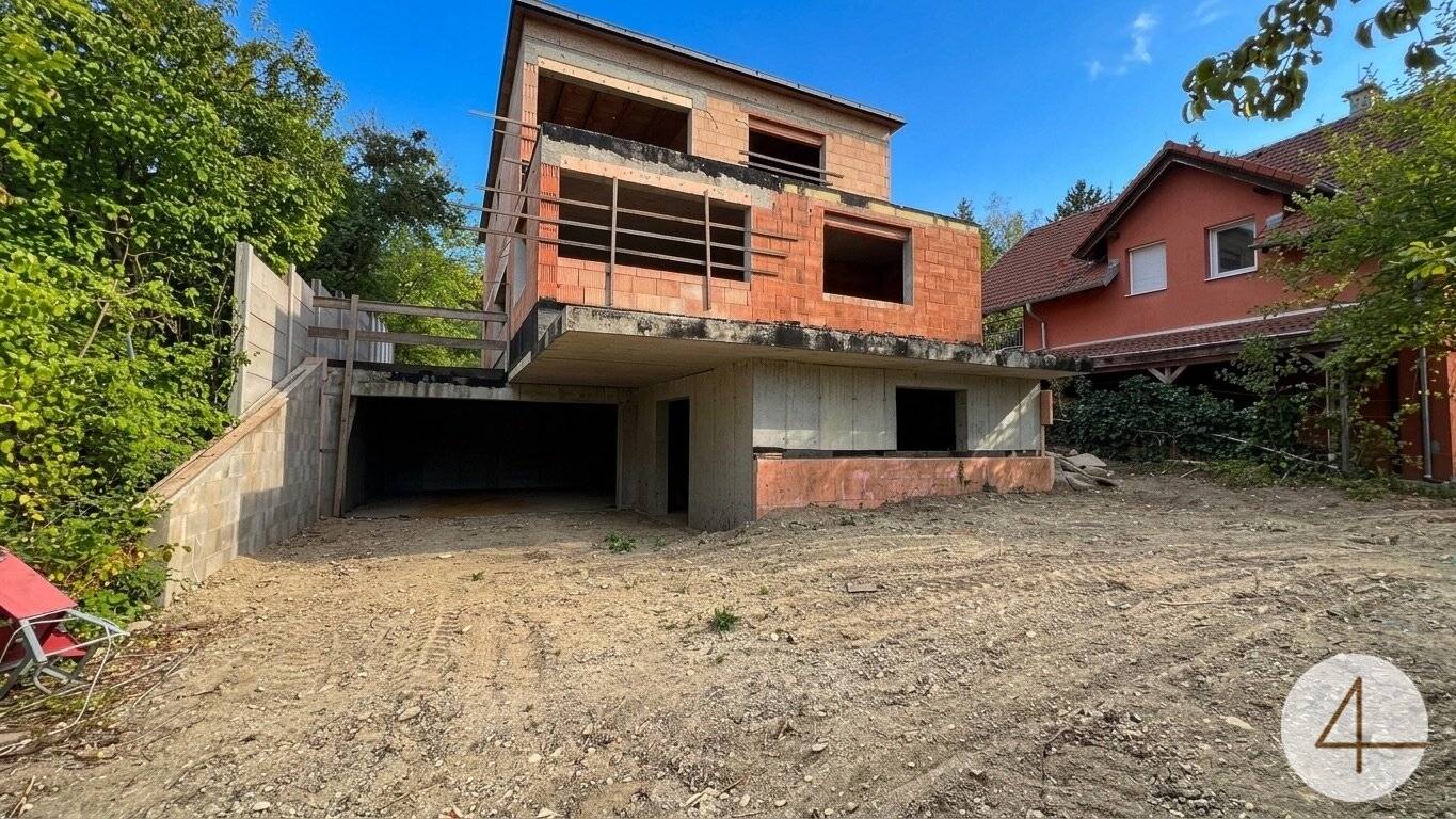 Stadtvilla mit parkartigen Garten - 1953m² Grundstücksfläche - direkt am Bisamberg - privat Zugang zum Wald - Grünblick - Ruhelage