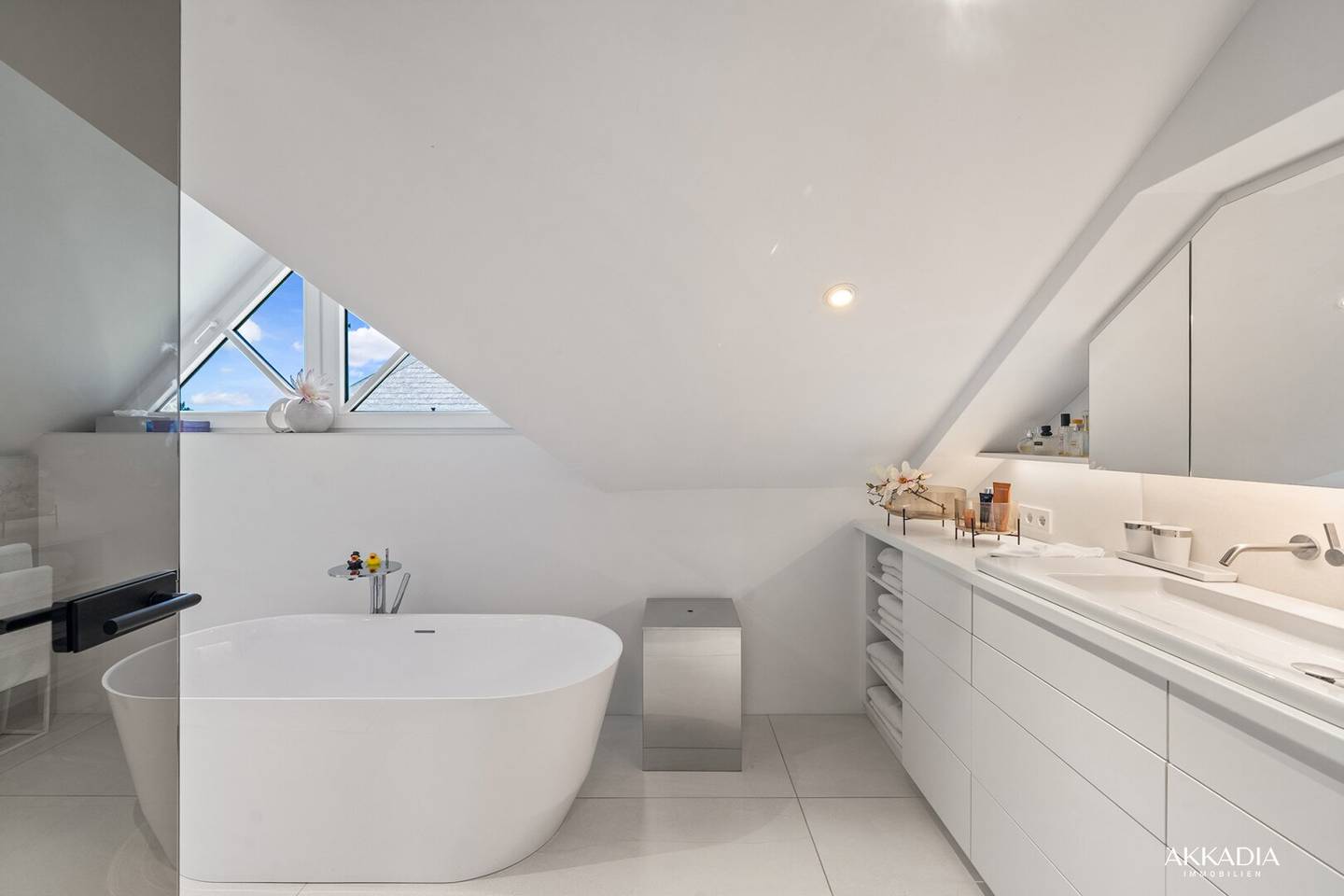 Ruhe. Design. Privatsphäre. Exklusives Anwesen in Klosterneuburg
