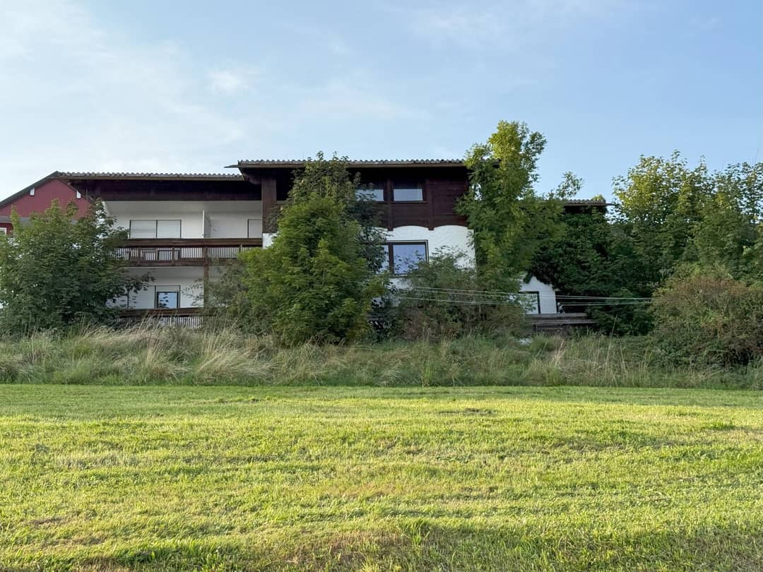Mehrfamilienhaus in Sulzberg mit unverbaubarem Sonnenhang-Aussicht