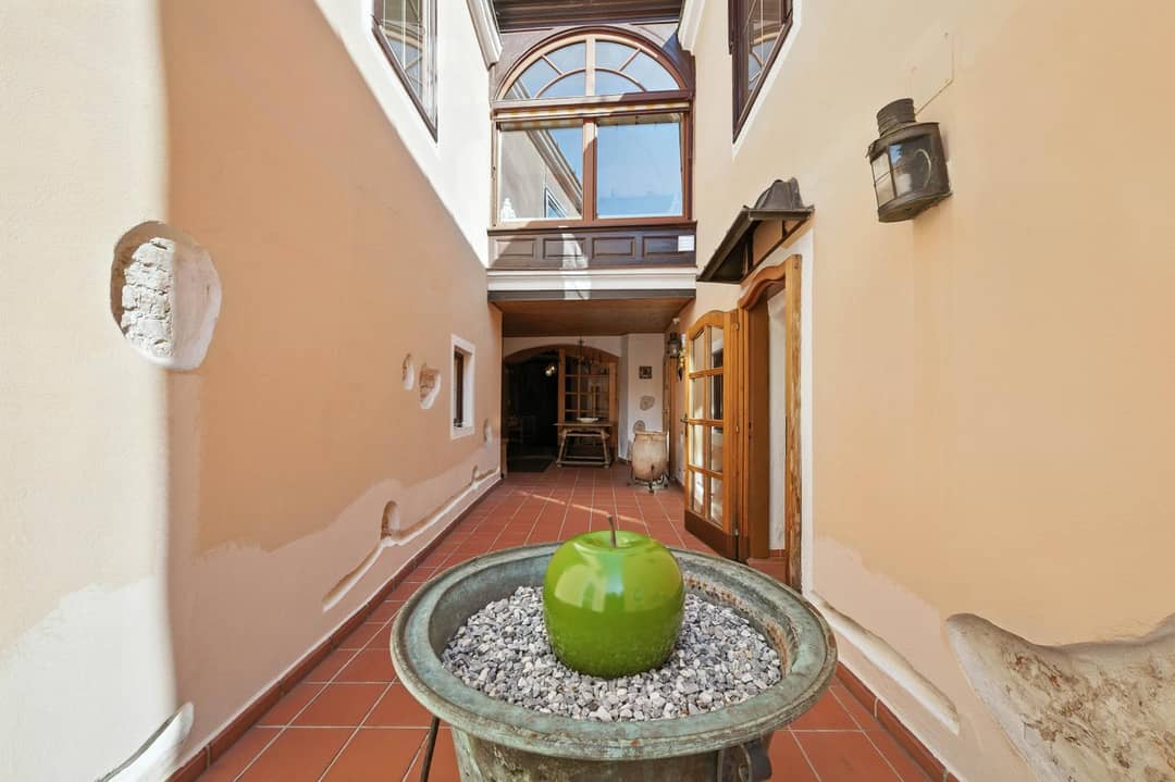 Historisches Mehrfamilienhaus in Krems an der Donau Altstadt mit Garten