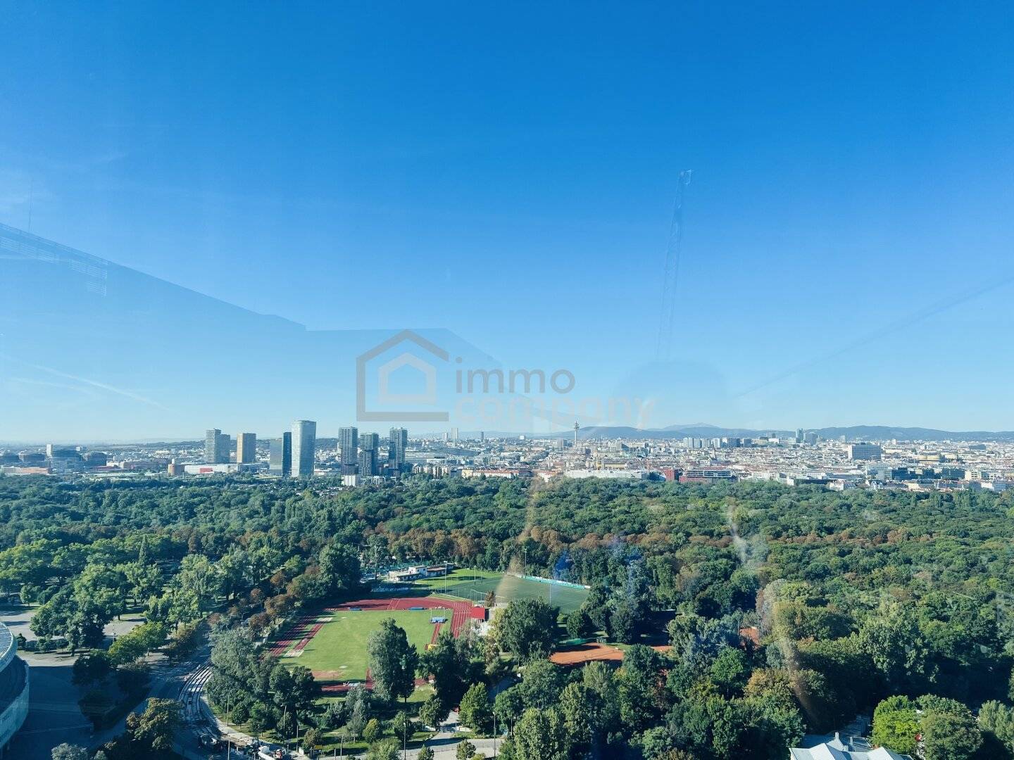 Luxurious apartment with a 65 m² balcony and city view in a new, multi storey premium building + underground parking space! 2nd district. U2