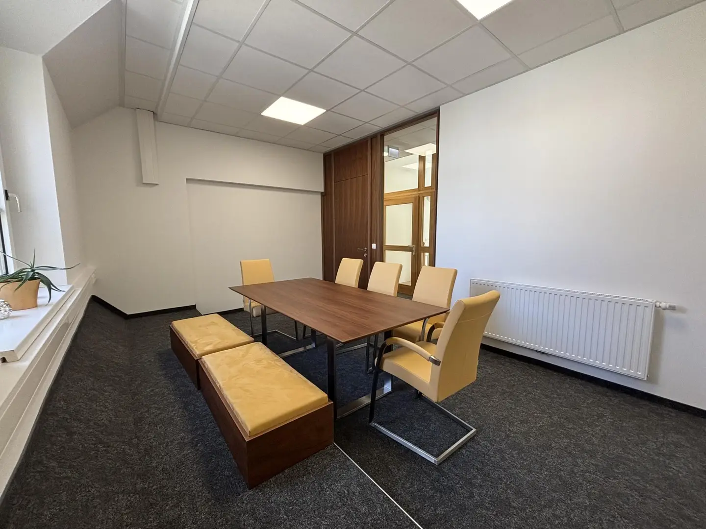 Helles 17 m² Büro im 1. OG der Raiffeisenbank in Sankt Agatha