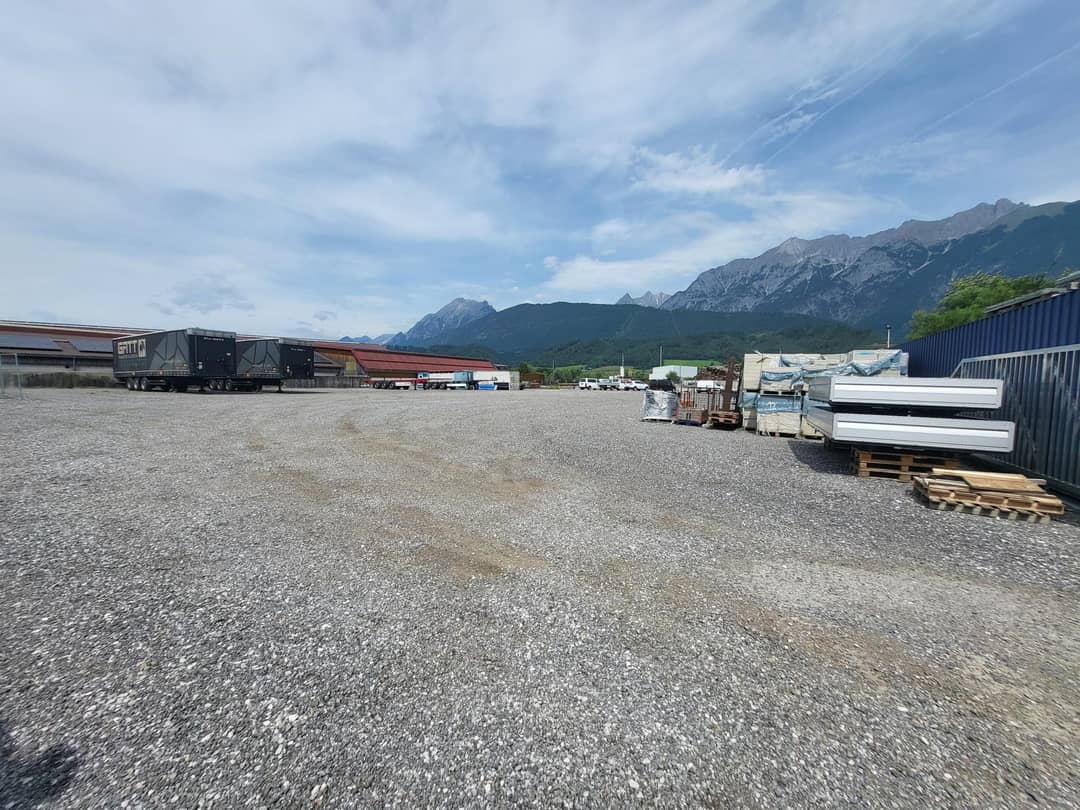 Parkplatz, Container und Freiflächen in Weer – LKW geeignet, ab sofort