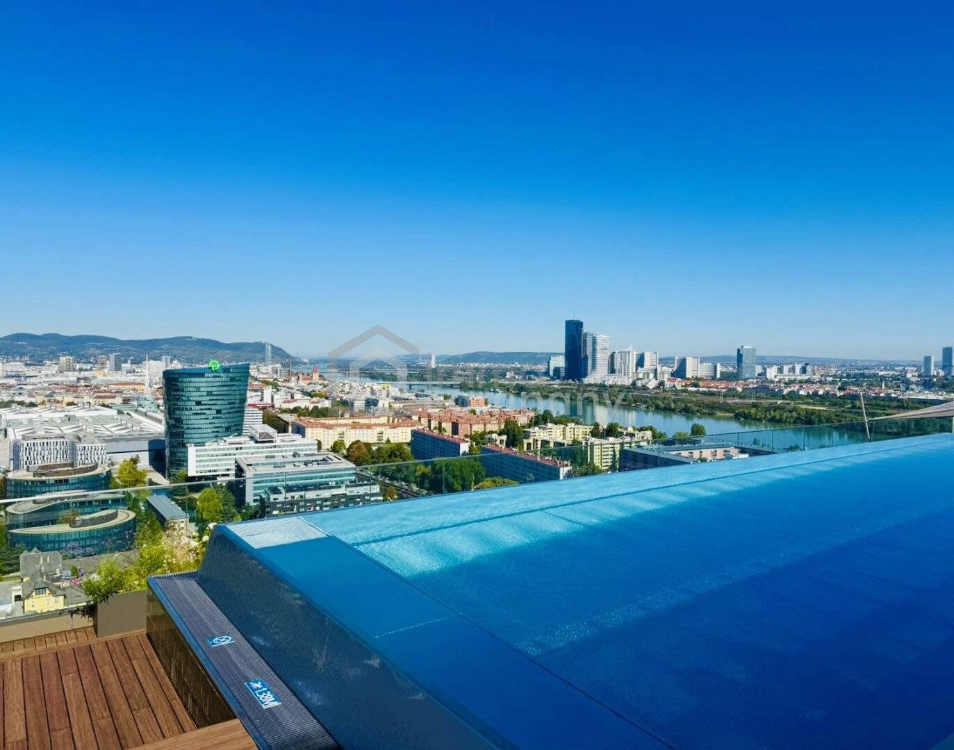 Unique five room apartment with a 45 m² balcony and city view in a new multi storey premium building Pool, Sauna, Gym 2nd District U2