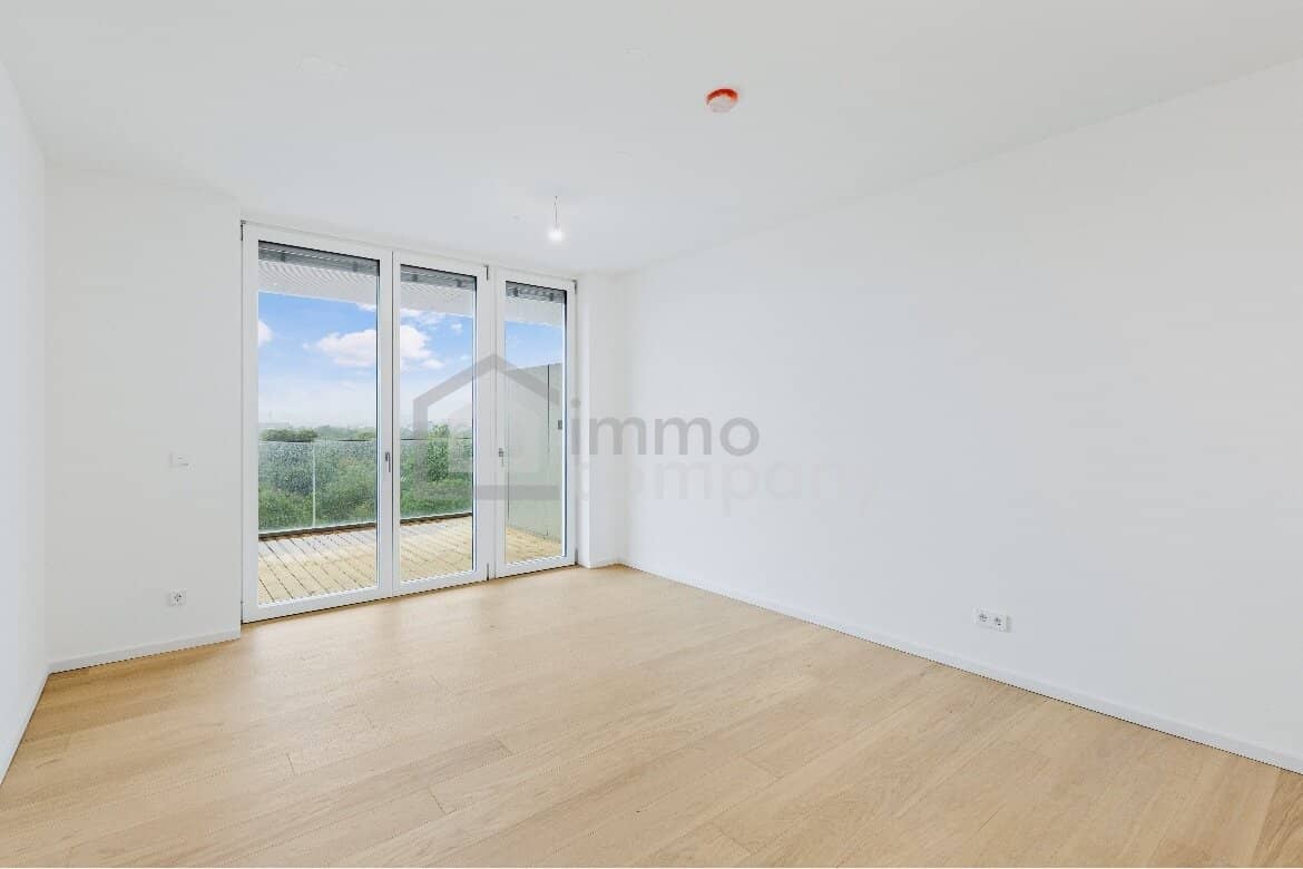 Unique five room apartment with a 45 m² balcony and city view in a new multi storey premium building Pool, Sauna, Gym 2nd District U2