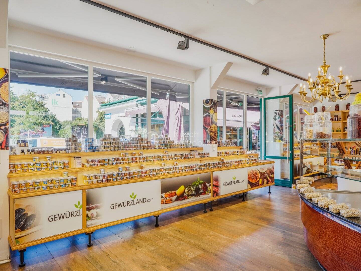 NASCHMARKT Business at the Heart of the City Stylish Commercial Premises in Prime Location