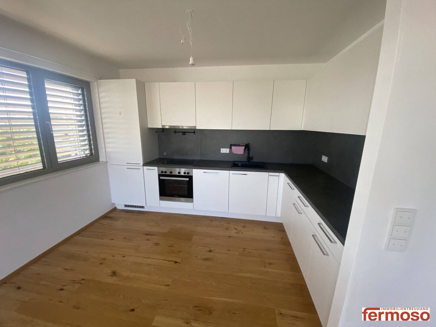 Helle Wohnung mit Wohnküche und Balkon