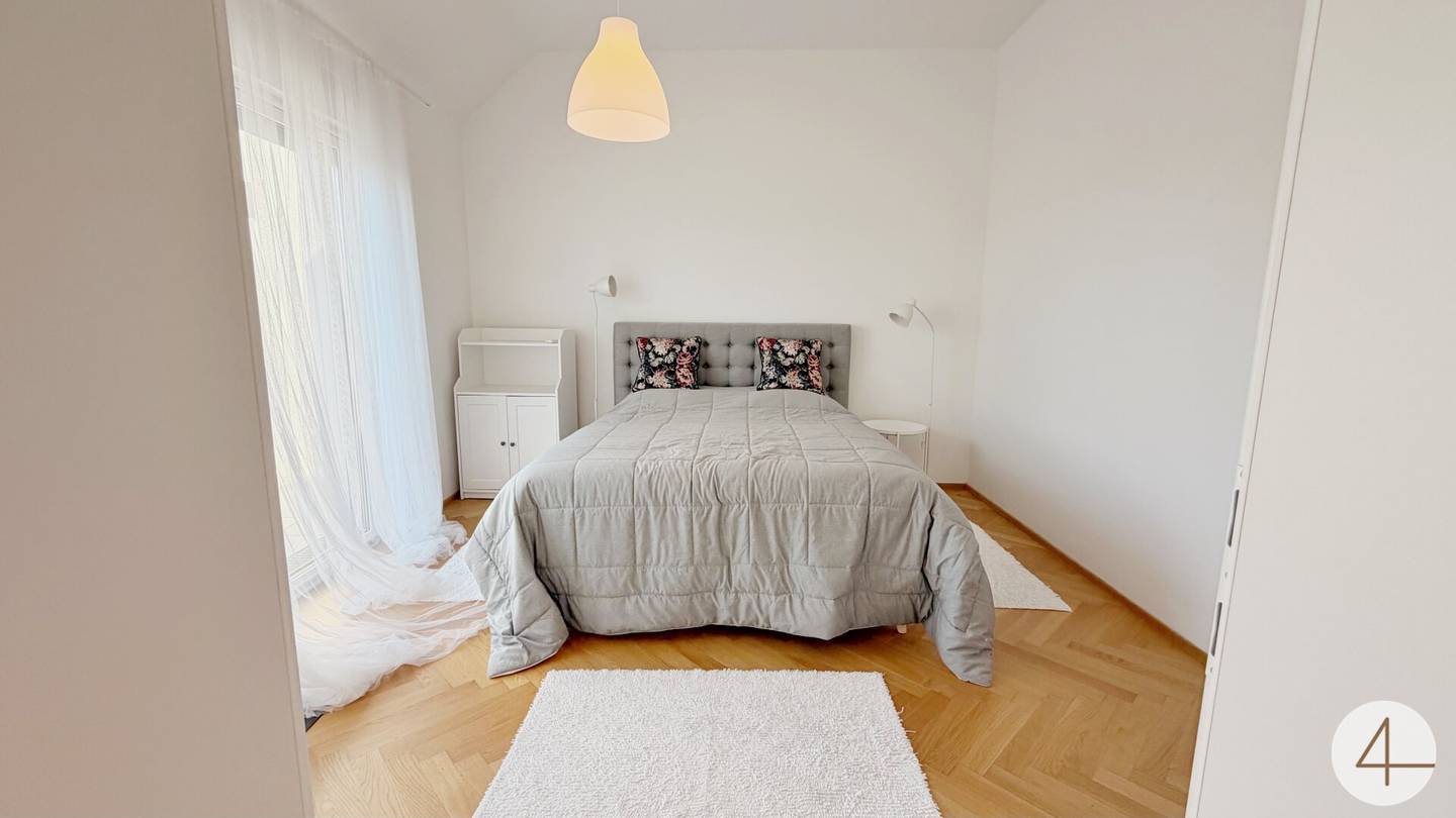 Dachgeschosswohnung with two terraces in Vienna