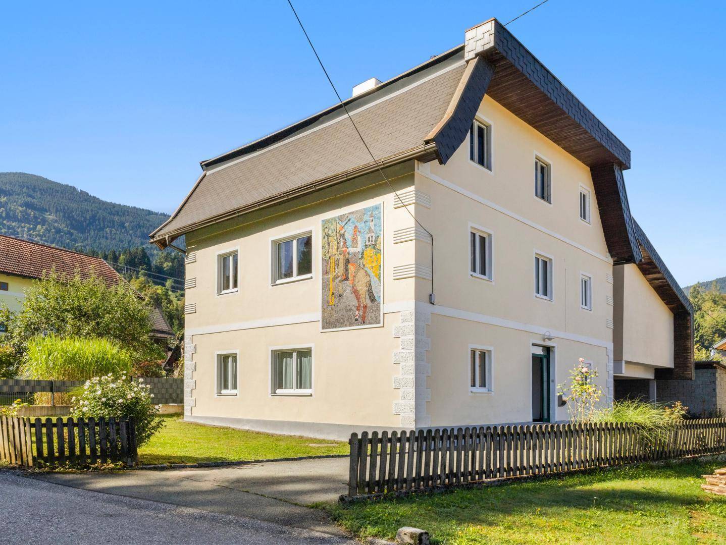 Mehrfamilienhaus/Villa in Feistritz an der Gail, 247 m², Balkon, Garage