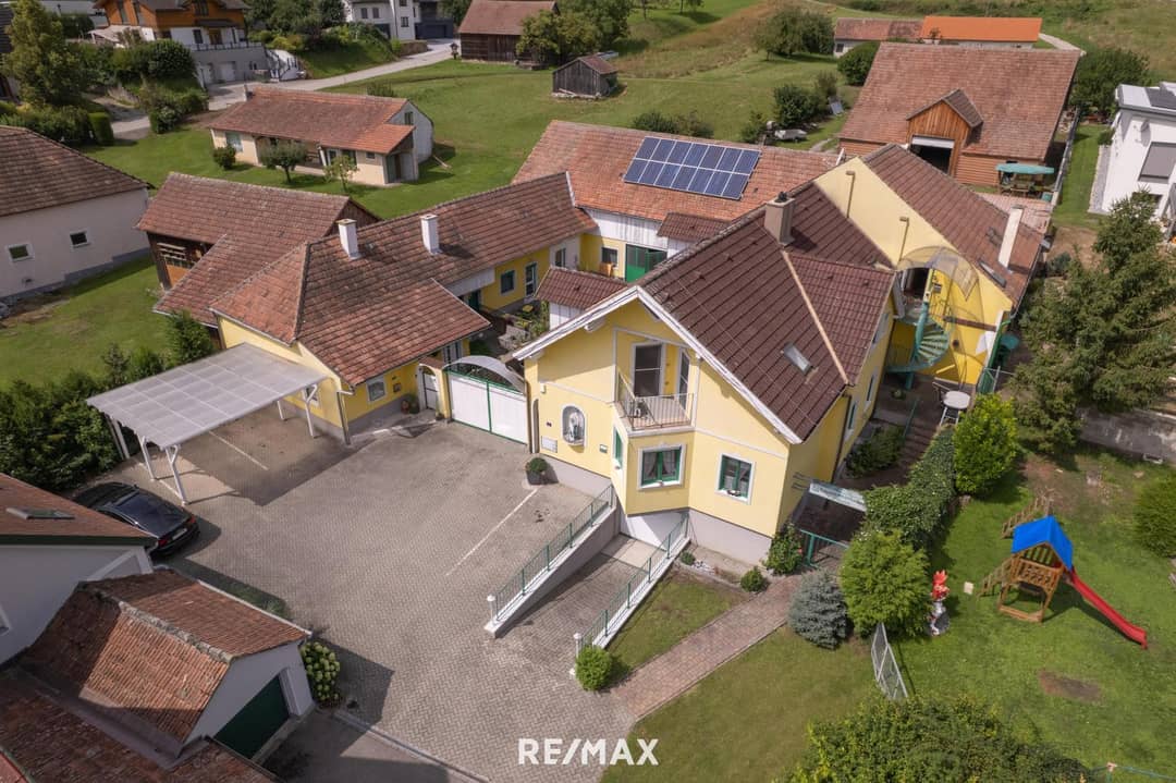 Großes Wohnhaus mit Heurigenlokal und 5 Gästezimmern in Wetzmannsthal