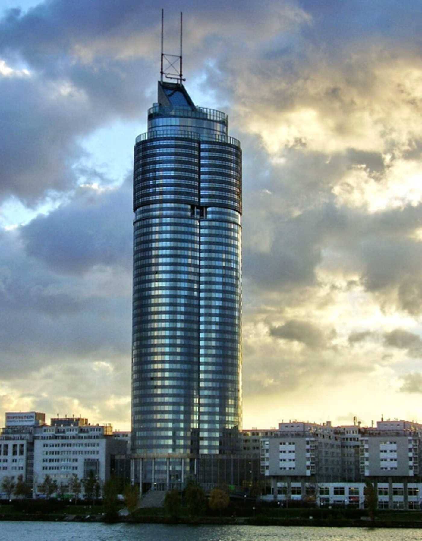 Moderne Büroflächen im Millennium Tower in Wien 1200, zentrale Lage