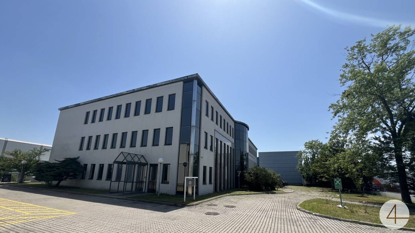 Büroflächen bis 2.200 m² in Wien Liesing – Parkplätze & Kantine
