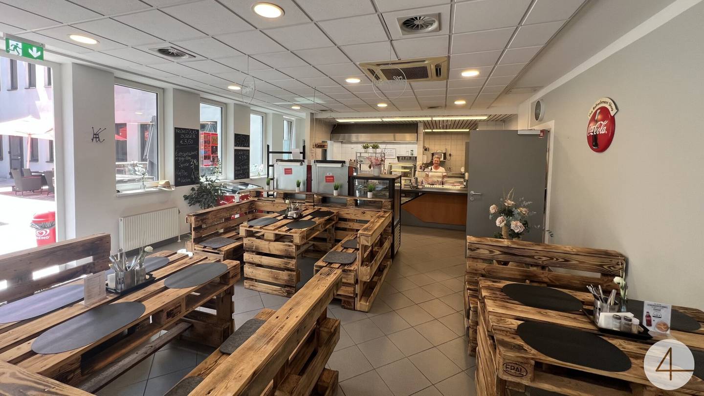 Büroflächen bis 2.200 m² in Wien Liesing – Parkplätze & Kantine