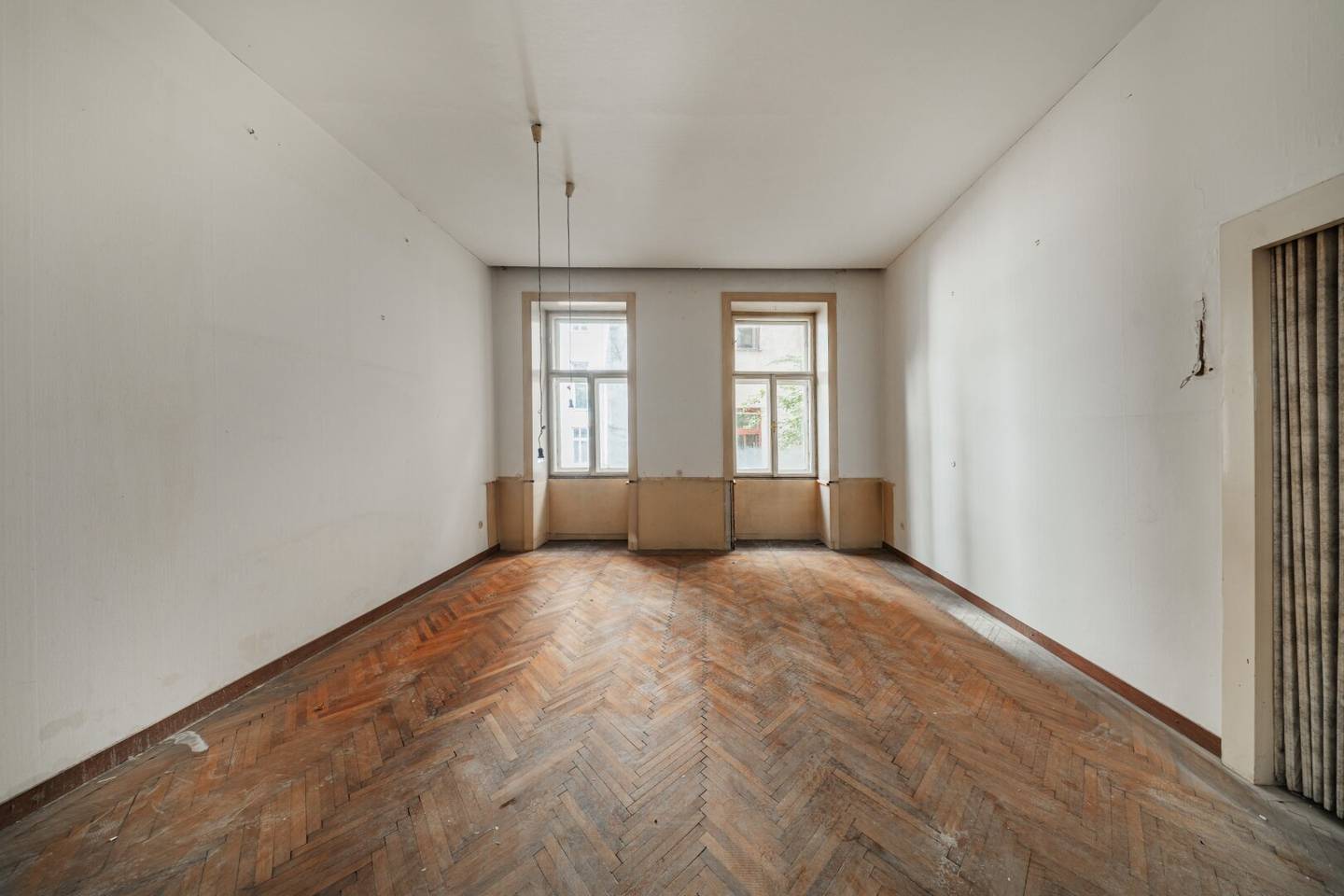 Prewar apartment near Prater and Danube Canal